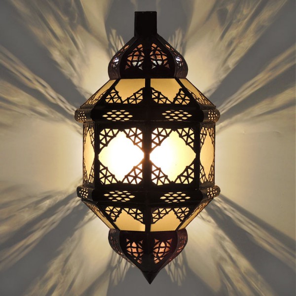 Orientalische Wandlampe Titia Milchglas